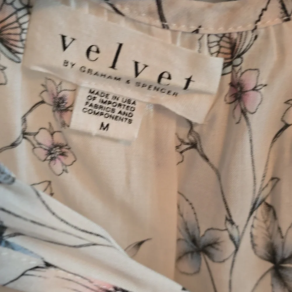 Velvet Floral Ruffle Sleeve Top - Picture 3 of 5